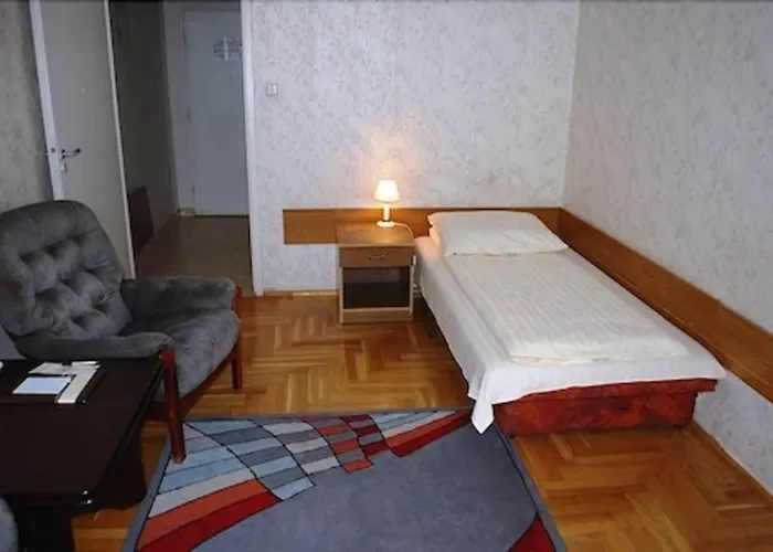 维涅瓦酒店 4* 弗罗茨瓦夫