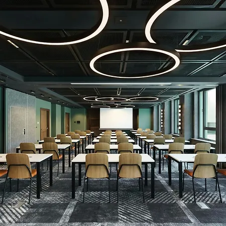 فندق Four Points By Sheraton فروتسواف