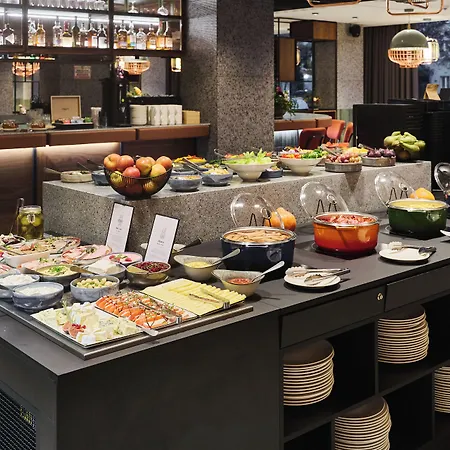מלון Four Points By Sheraton 4*